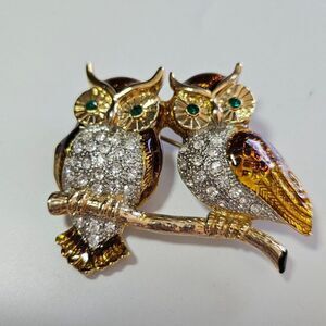 Gold tone brown enamel owl brooch